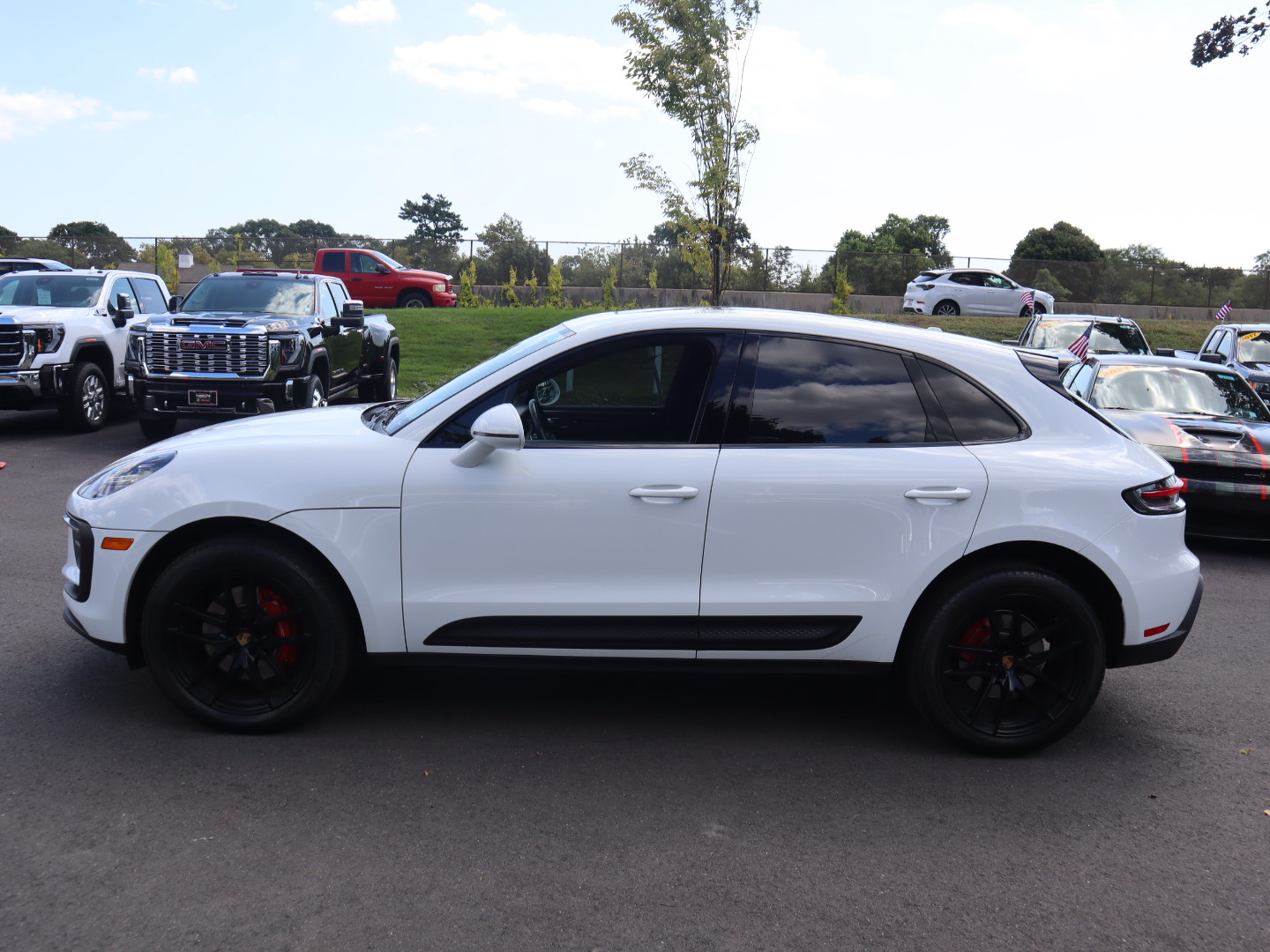 2024 Porsche Macan S 10