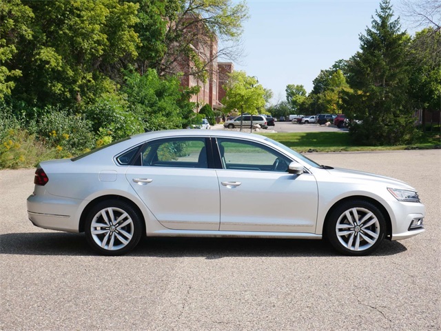 2017 Volkswagen Passat 1.8T SE 6