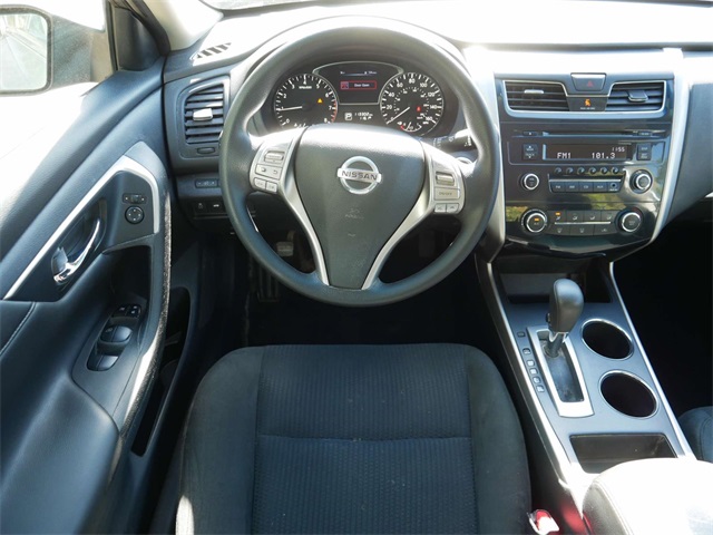 2015 Nissan Altima 2.5 S 11