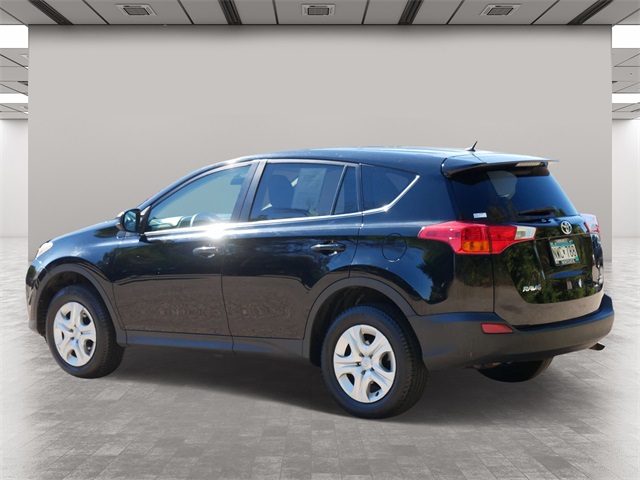 2015 Toyota RAV4 LE 4