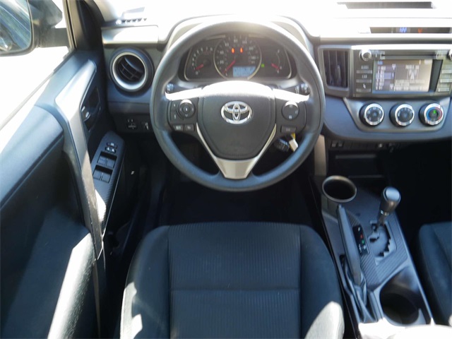 2015 Toyota RAV4 LE 11