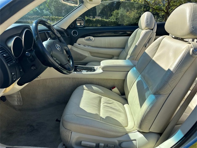 2004 Lexus SC 430 8