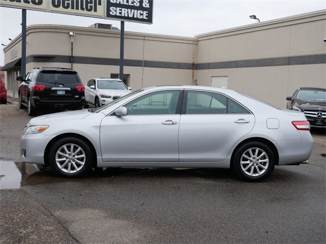 2011 Toyota Camry XLE 3