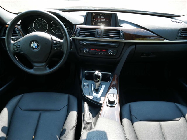 2014 BMW 3 Series 320i xDrive 12