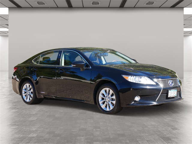 2015 Lexus ES 300h 1