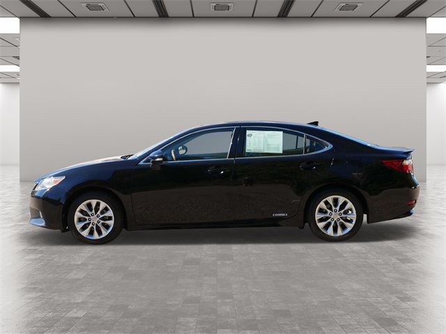 2015 Lexus ES 300h 3