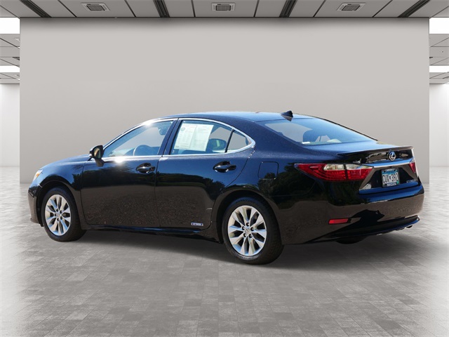 2015 Lexus ES 300h 4