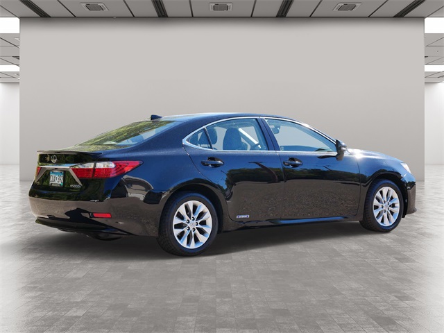 2015 Lexus ES 300h 5