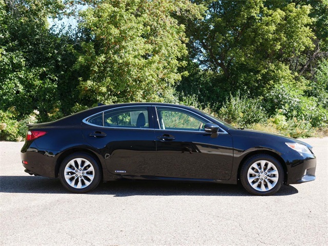 2015 Lexus ES 300h 6