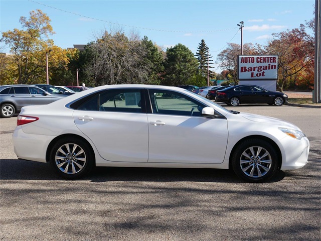 2016 Toyota Camry XLE 6