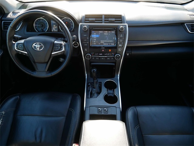 2016 Toyota Camry XLE 12