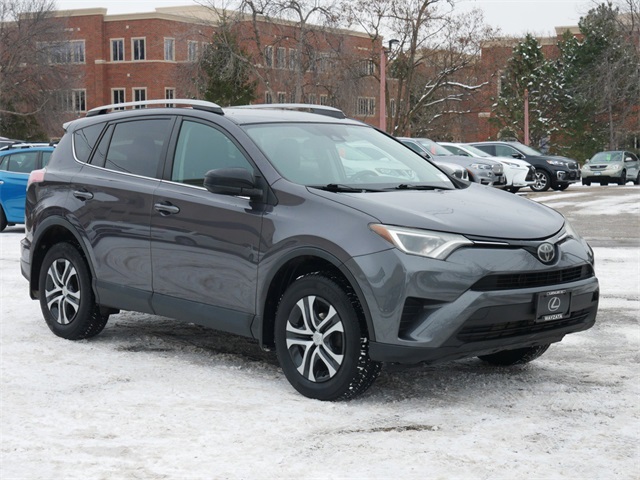 2017 Toyota RAV4 LE 1