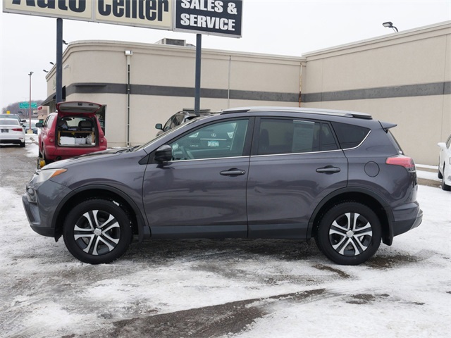 2017 Toyota RAV4 LE 3