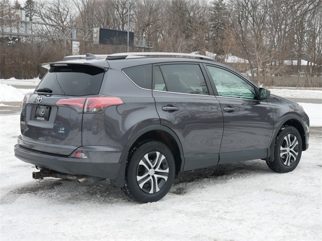 2017 Toyota RAV4 LE 5