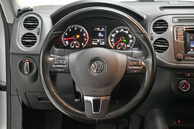 2016 Volkswagen Tiguan S 10