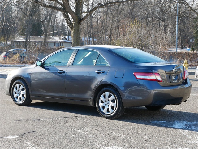 2010 Toyota Camry LE 4