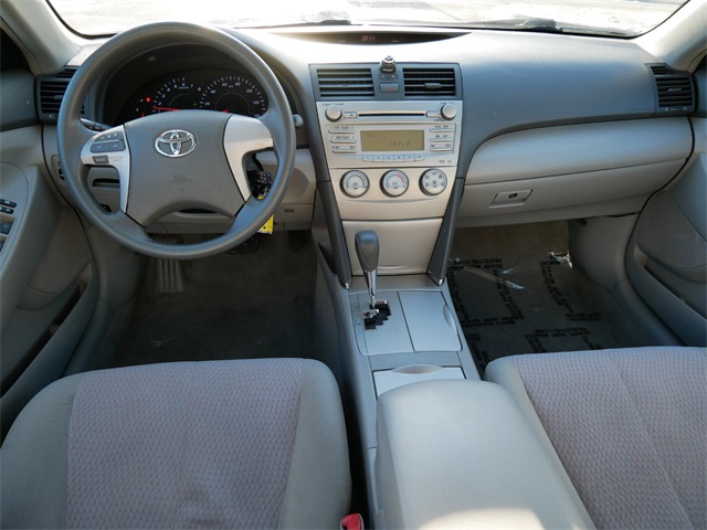 2010 Toyota Camry LE 10