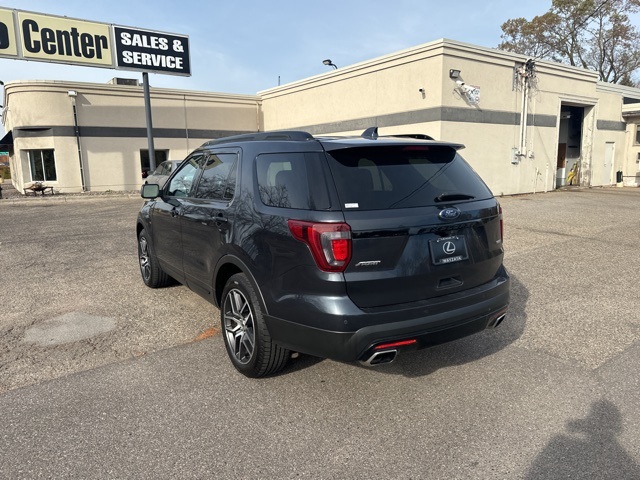 2013 Ford Explorer XLT 9