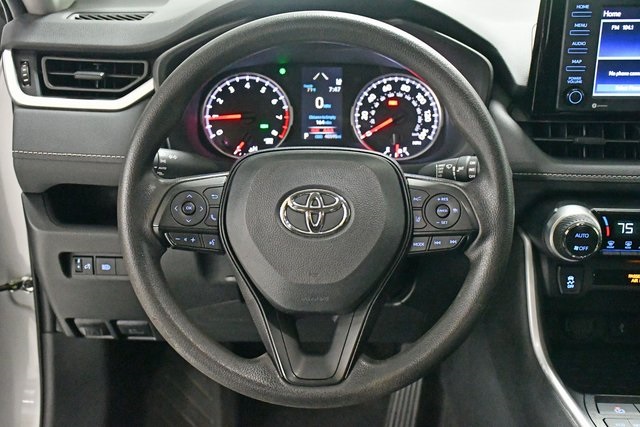 2022 Toyota RAV4 XLE 10
