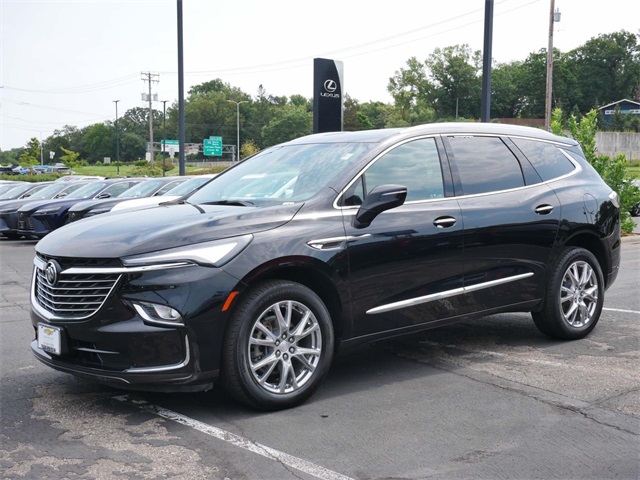 2022 Buick Enclave Essence 2