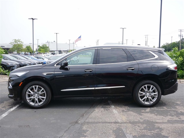 2022 Buick Enclave Essence 3