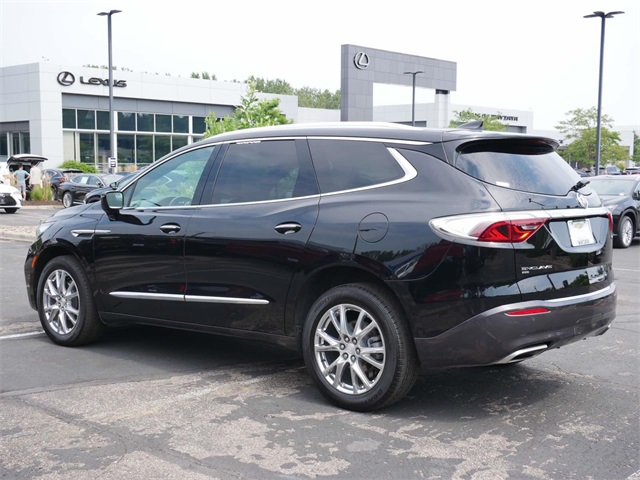 2022 Buick Enclave Essence 4