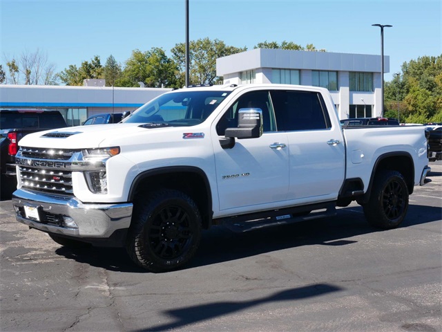 2022 Chevrolet Silverado 3500HD LTZ 2