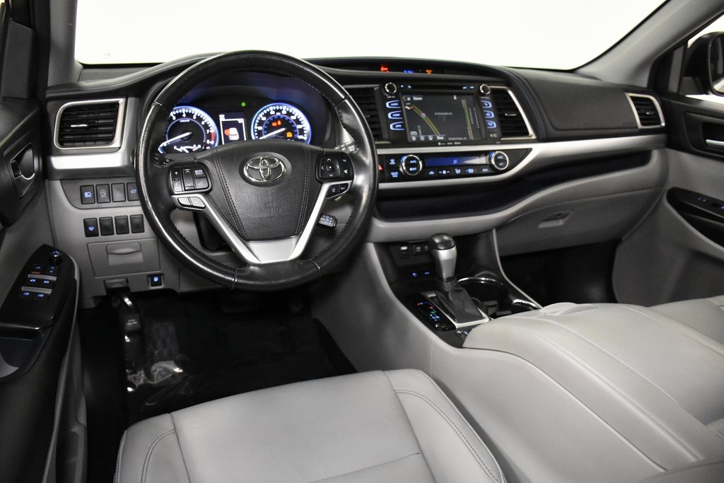 2017 Toyota Highlander XLE 6