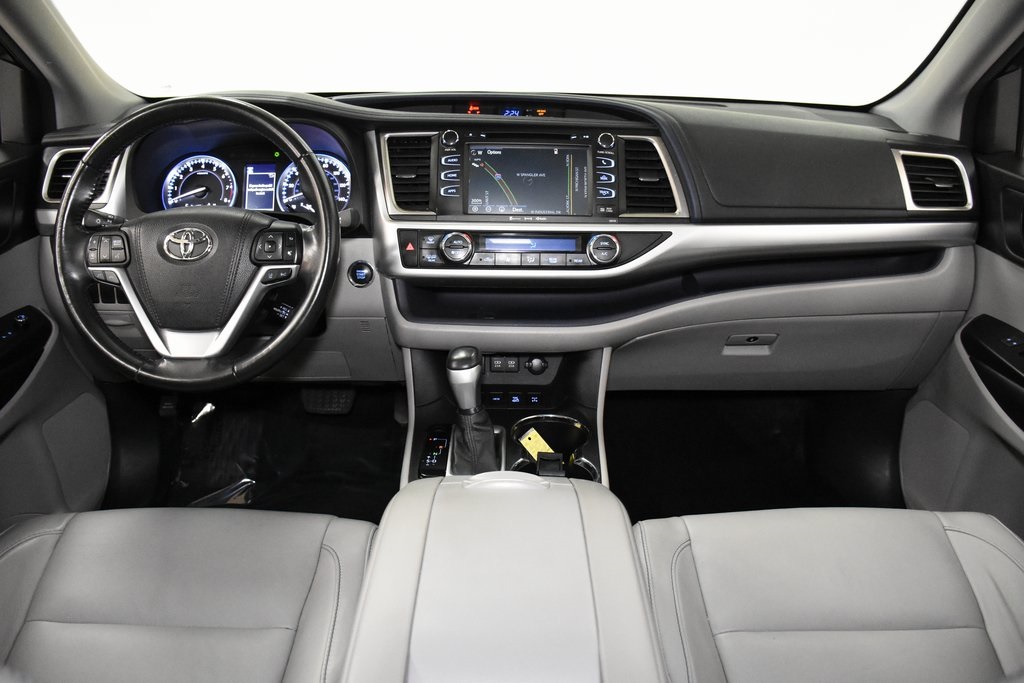 2017 Toyota Highlander XLE 25