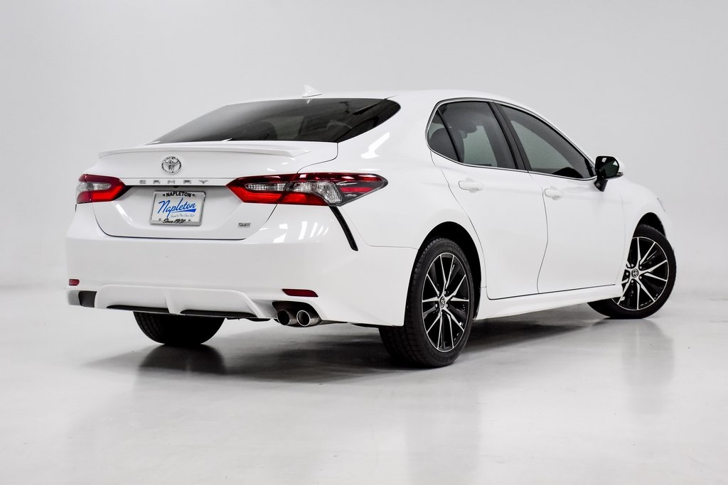 2022 Toyota Camry SE 27