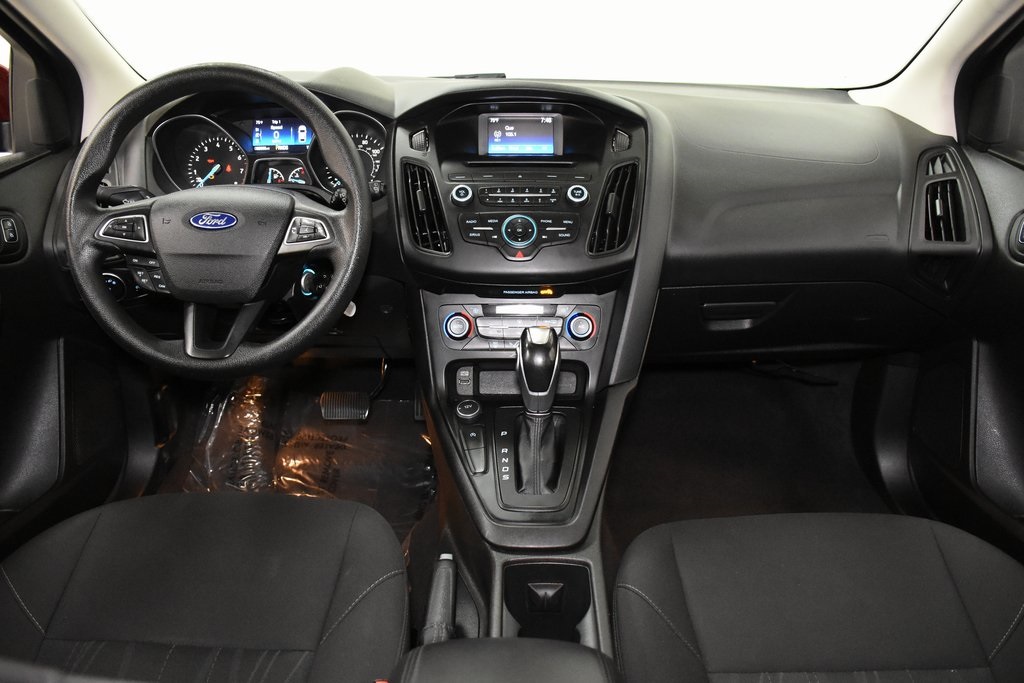 2016 Ford Focus SE 21