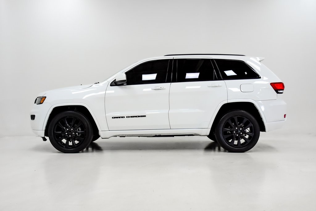 2018 Jeep Grand Cherokee Altitude 24