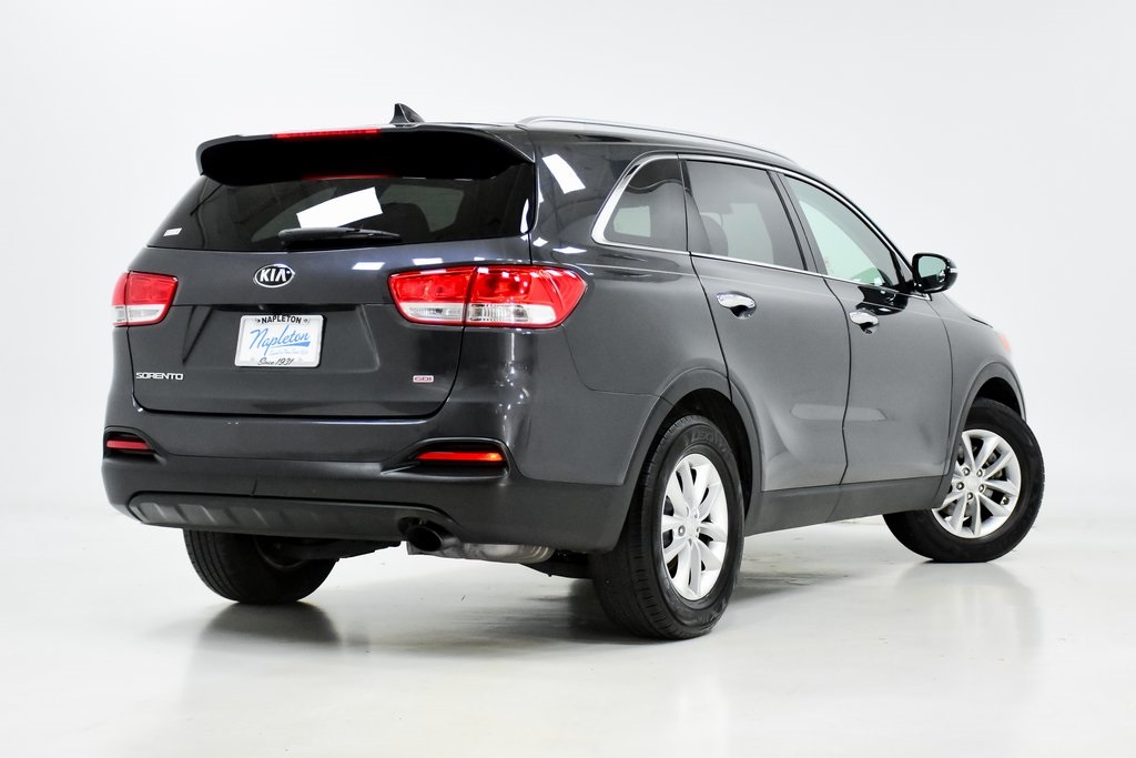 2018 Kia Sorento LX 29