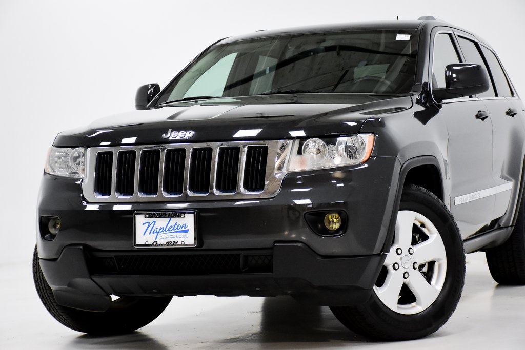 2011 Jeep Grand Cherokee Laredo 2