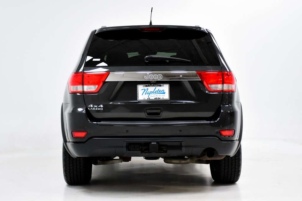 2011 Jeep Grand Cherokee Laredo 26