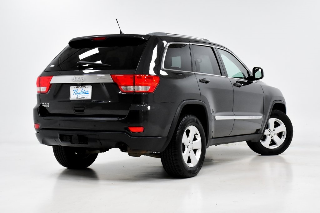 2011 Jeep Grand Cherokee Laredo 27