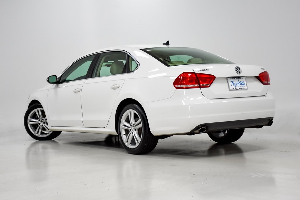 2012 Volkswagen Passat V6 SE 24