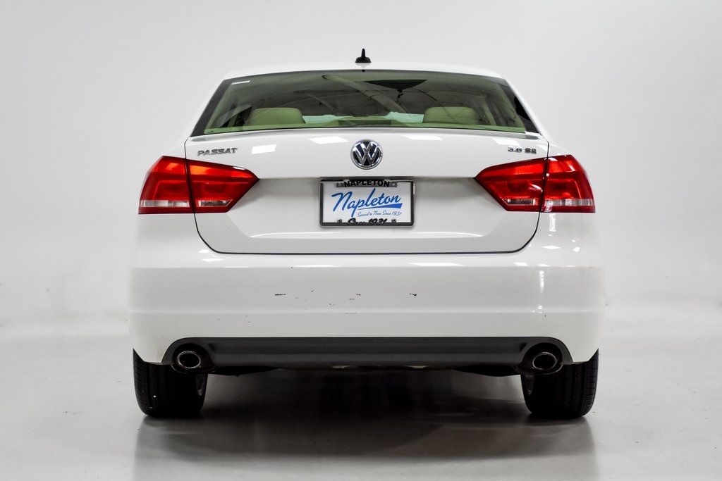 2012 Volkswagen Passat V6 SE 25