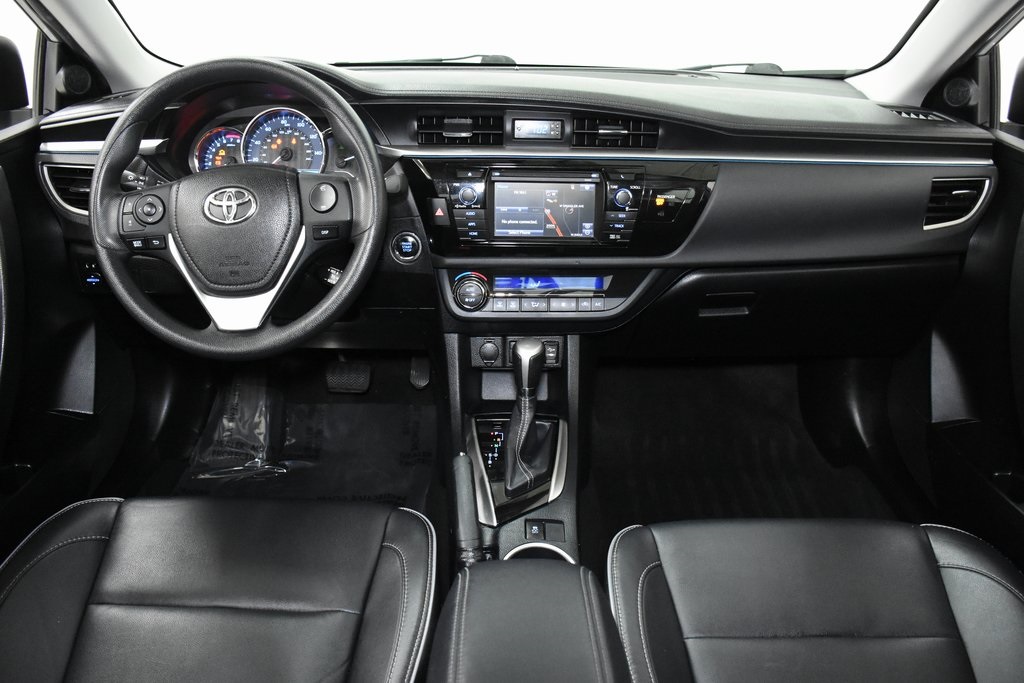 2016 Toyota Corolla LE Premium 24