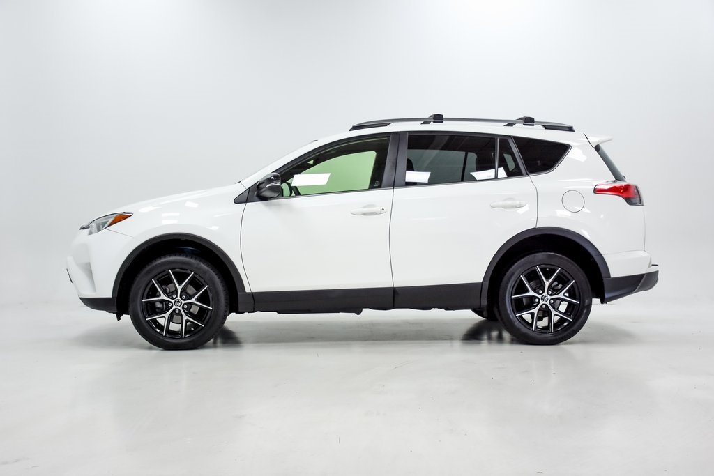 2017 Toyota RAV4 SE 23