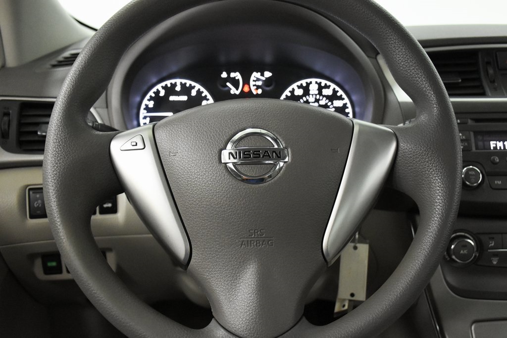 2013 Nissan Sentra S 10