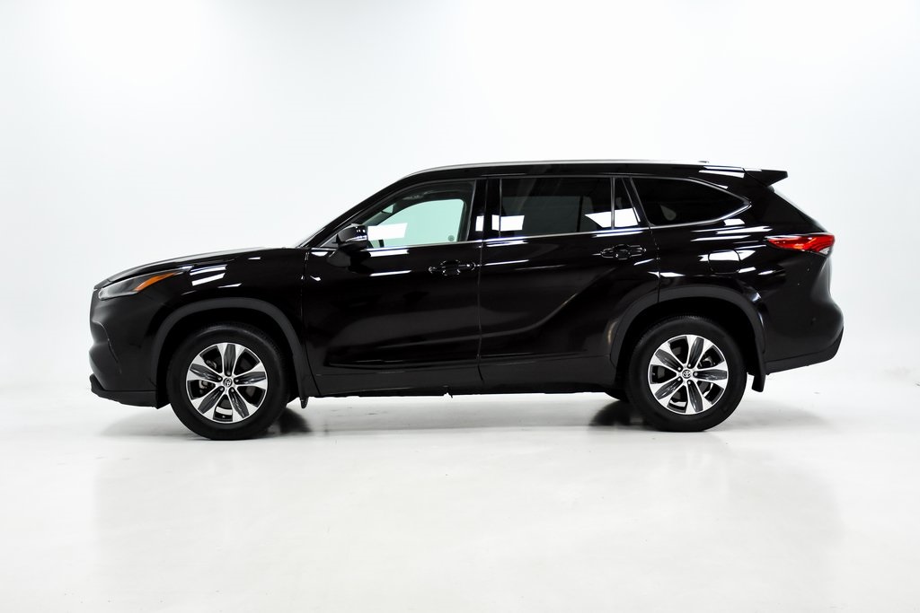 2021 Toyota Highlander XLE 29