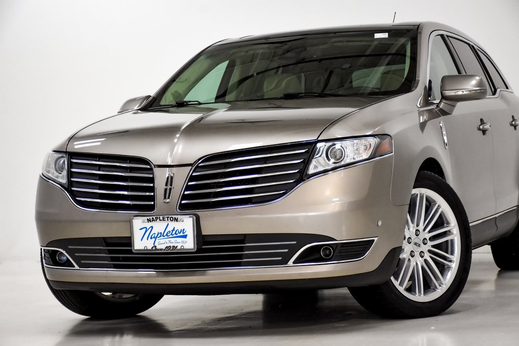 2019 Lincoln MKT Standard 2