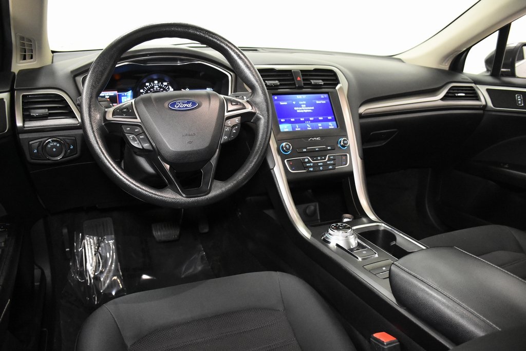 2020 Ford Fusion SE 6