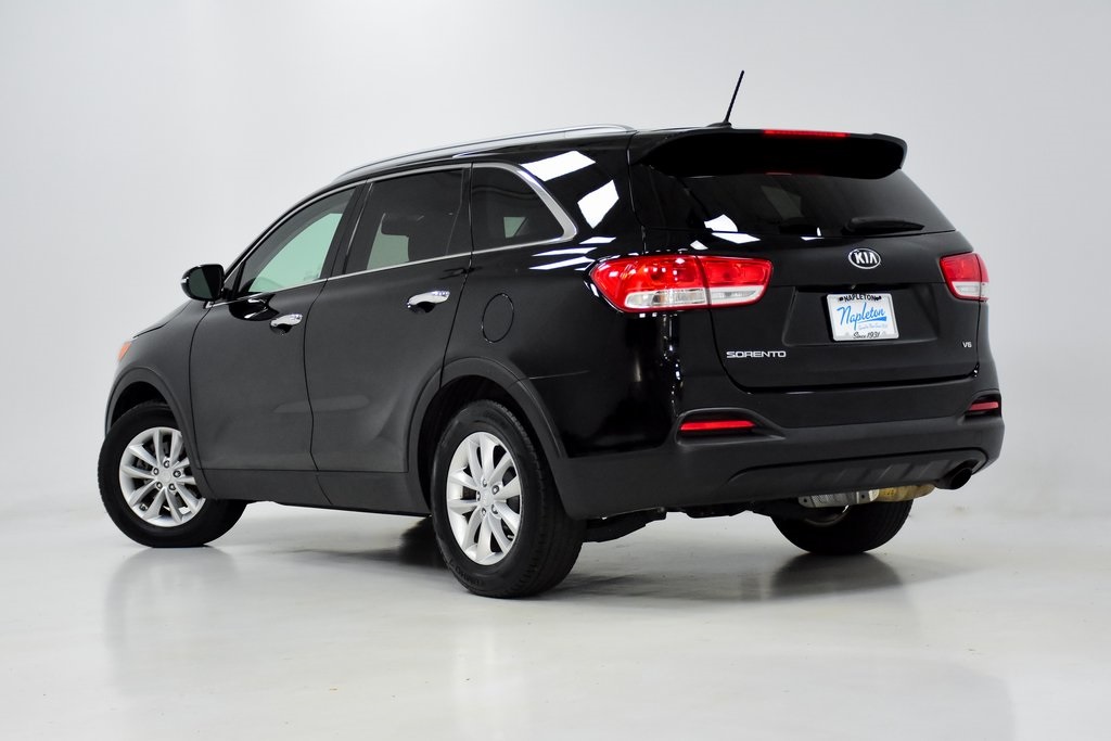 2017 Kia Sorento LX 24