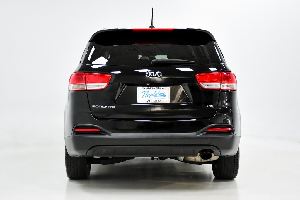 2017 Kia Sorento LX 26