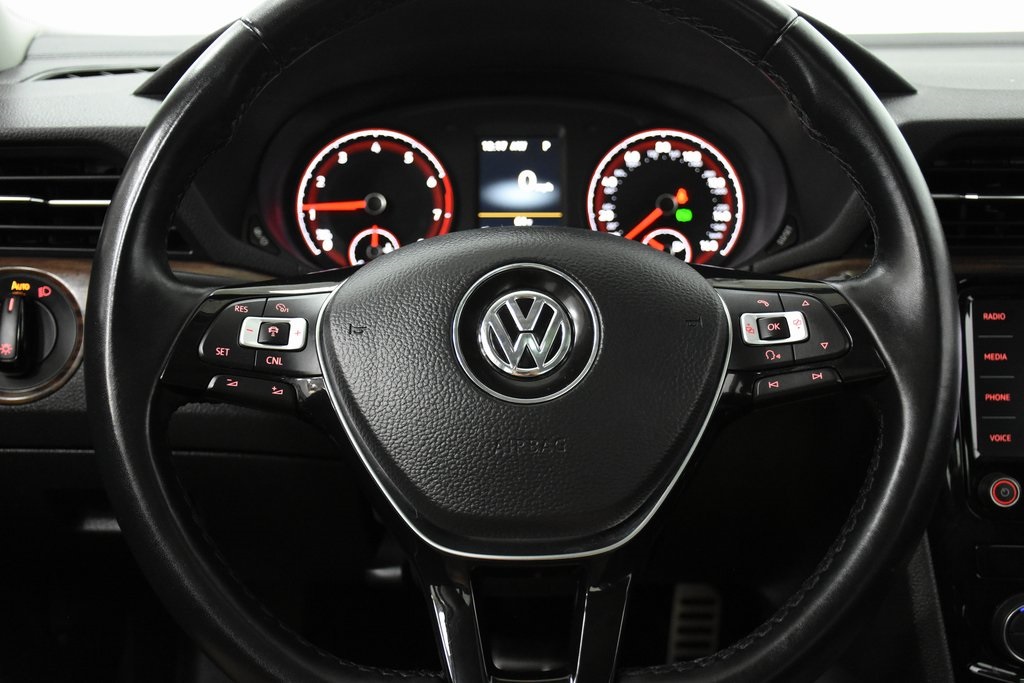 2020 Volkswagen Passat 2.0T SEL 11