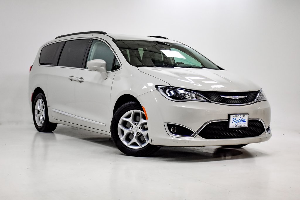 2017 Chrysler Pacifica Touring L 5