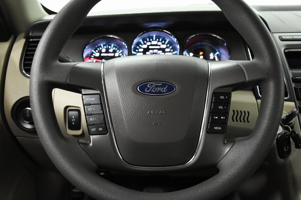 2011 Ford Taurus SE 9
