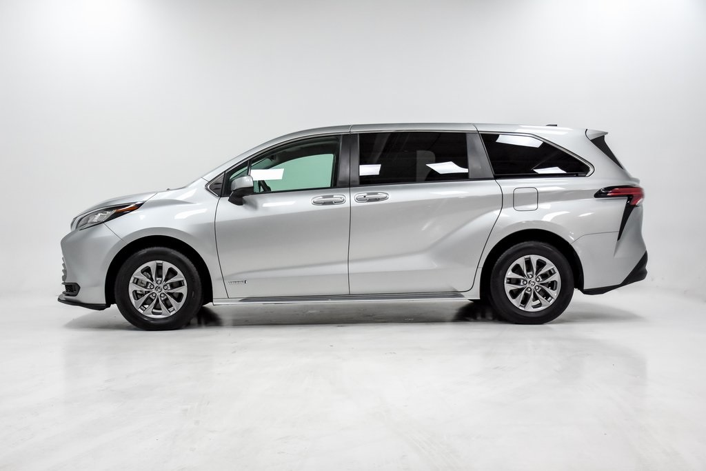 2021 Toyota Sienna LE 25